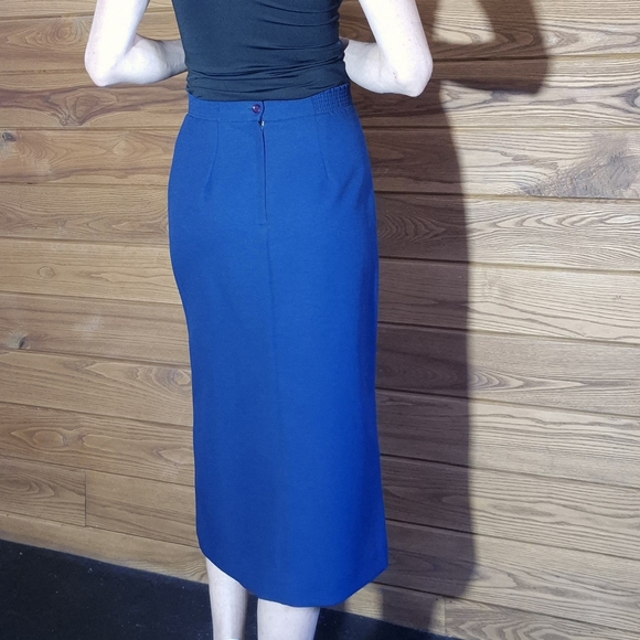 Elegant Blue Pleated Skirt - Picture 3 of 16